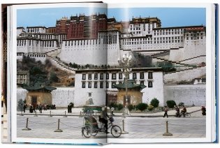 Living in Asia. 40th ed. фото книги 2