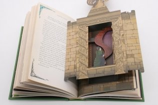 Harry Potter and the Chamber of Secrets (MinaLima Edition) (Illustrated edition) (2) фото книги 3