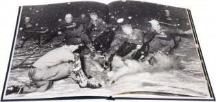 Атака из глубины. История хоккея с мячом фото книги 3