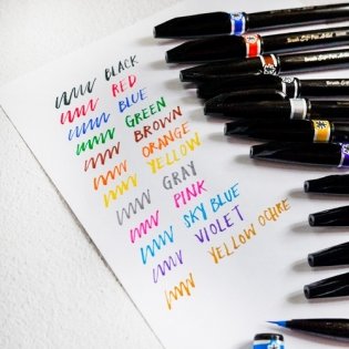 Браш пен "Brush Sign Pen Artist. Ultra Fine", голубой цвет фото книги 5